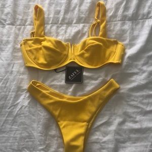 Zaful Yellow Ribbed Underwire Bikini size small